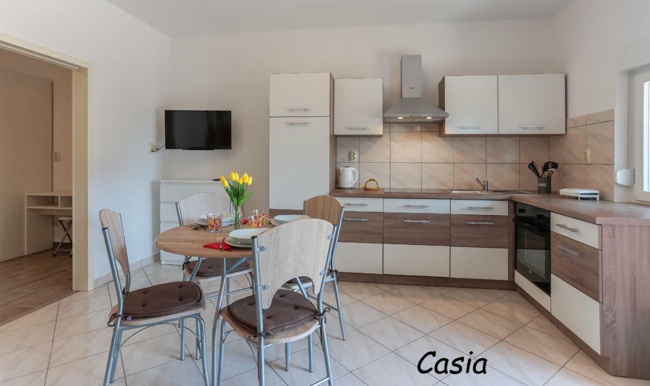 Laurea & Casia